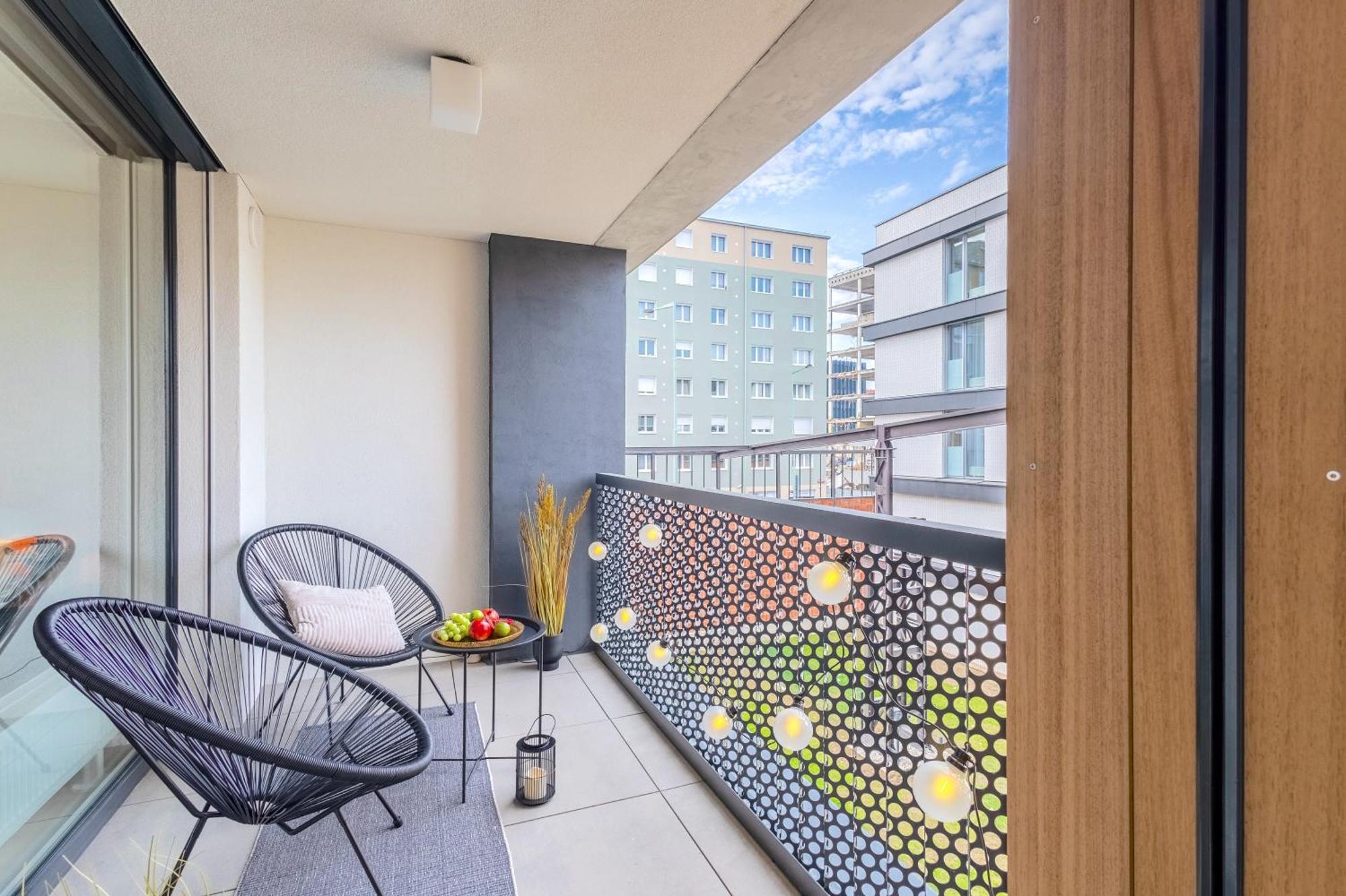 Design Apartment - Balcony, Free Parking, Yoga, 10 Mins To Center, By Gravity ปราก ภายนอก รูปภาพ