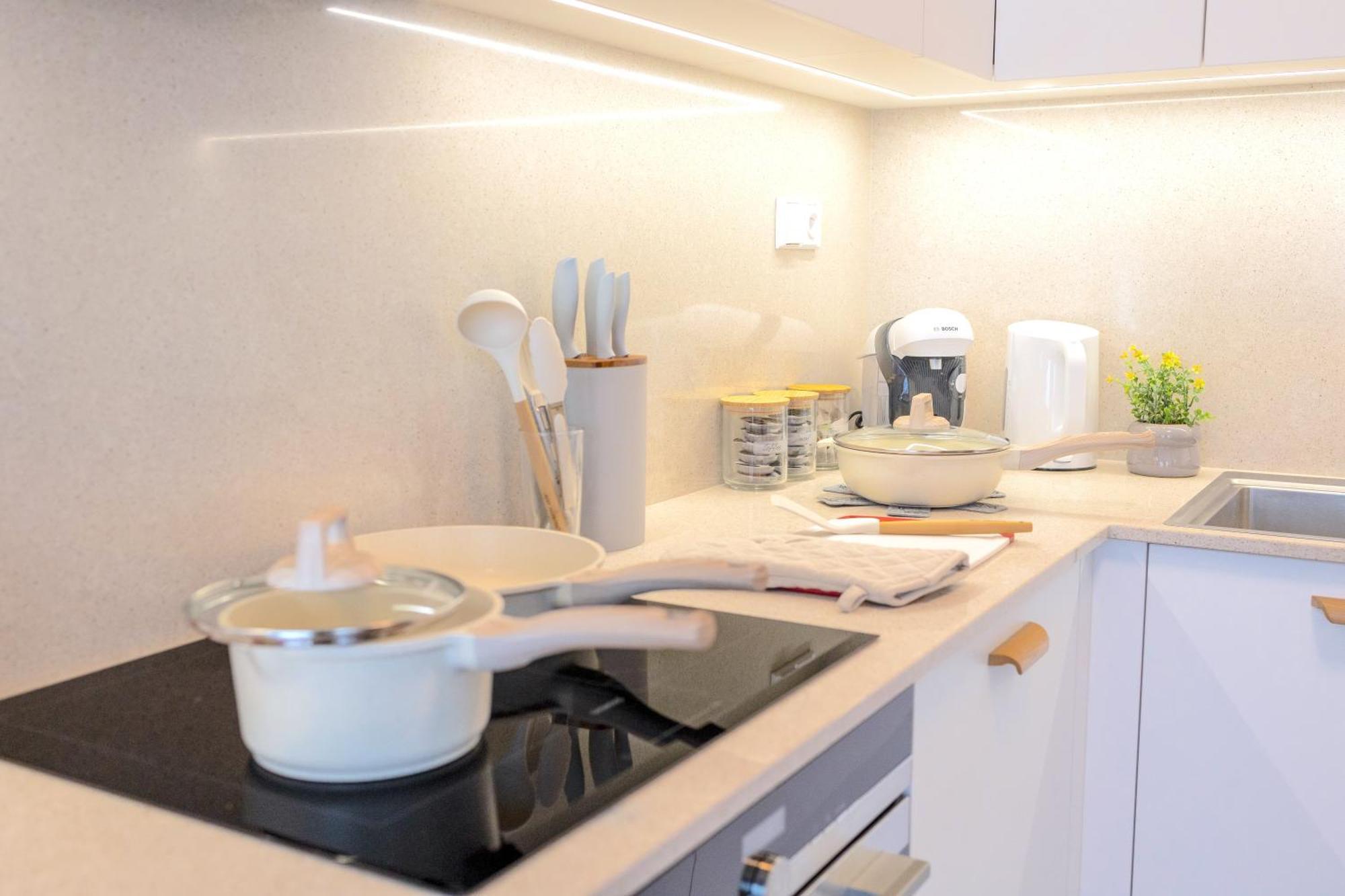 Design Apartment - Balcony, Free Parking, Yoga, 10 Mins To Center, By Gravity ปราก ภายนอก รูปภาพ