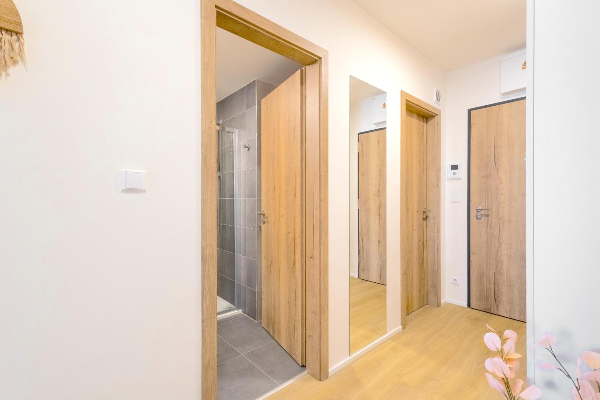 Design Apartment - Balcony, Free Parking, Yoga, 10 Mins To Center, By Gravity ปราก ภายนอก รูปภาพ